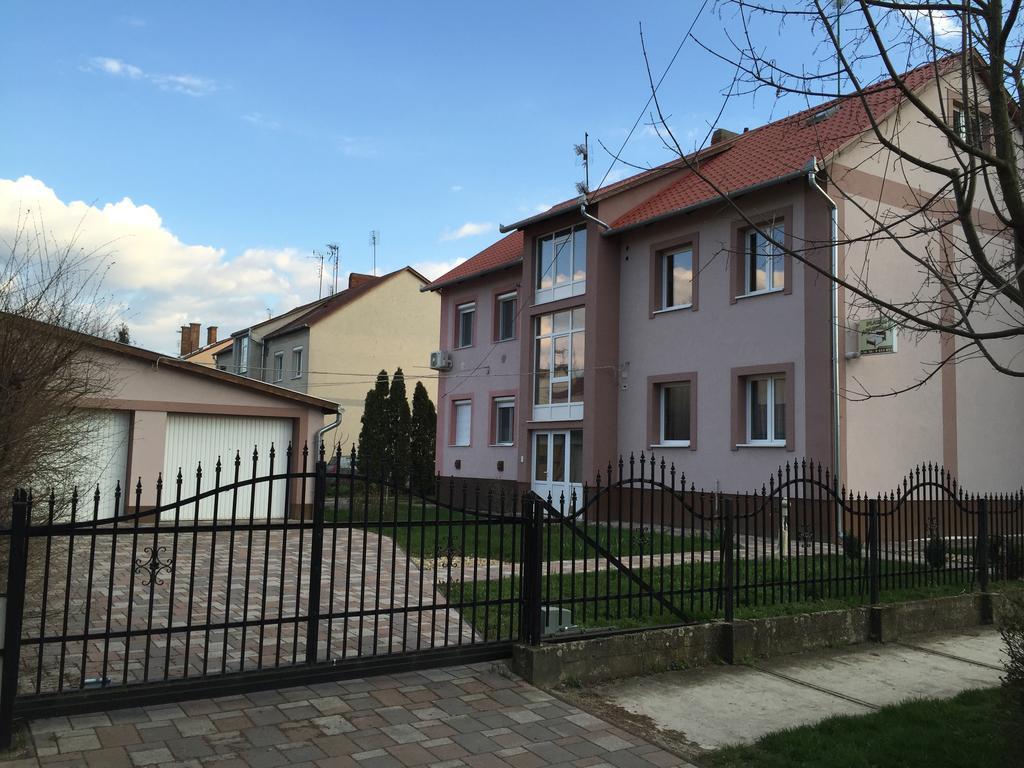 Platan Apartman Hajdúszoboszló Εξωτερικό φωτογραφία